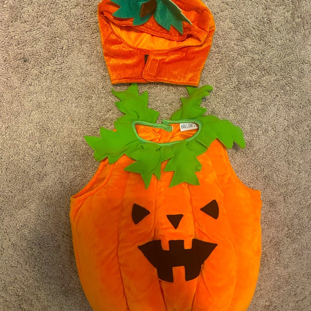 Childs Halloween pumpkin costume, 18 months